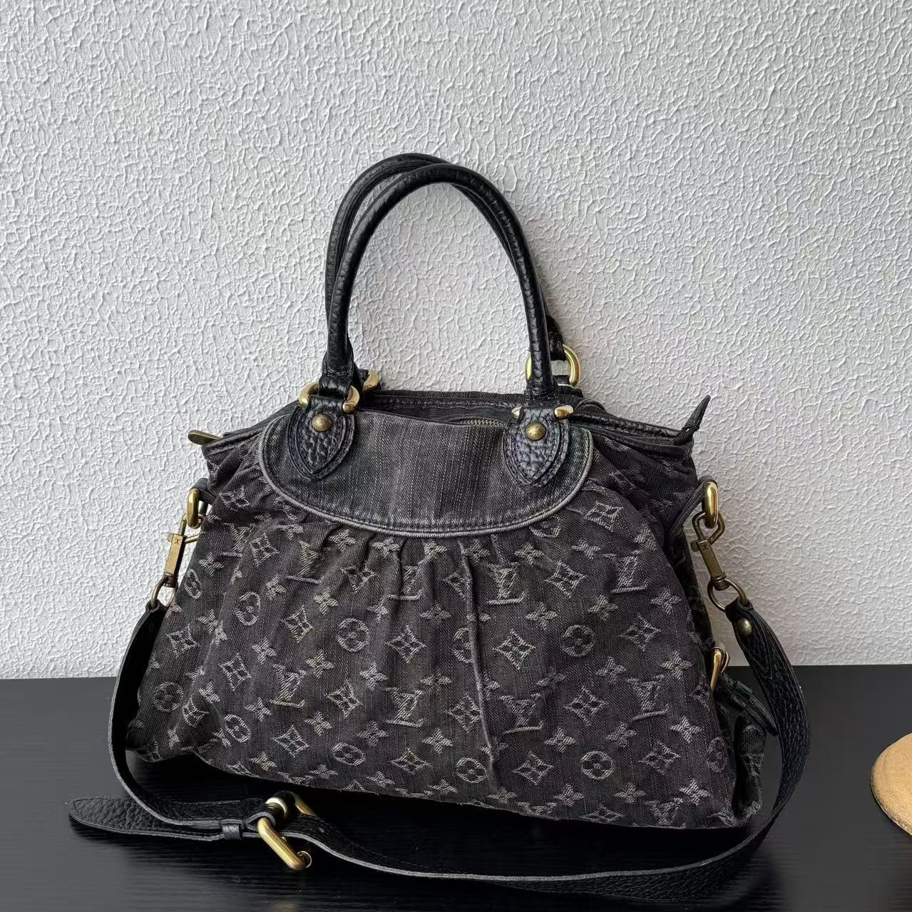 95新 LouisVuitton/路易威登 【618】黑色牛仔老花cabby单肩斜挎包