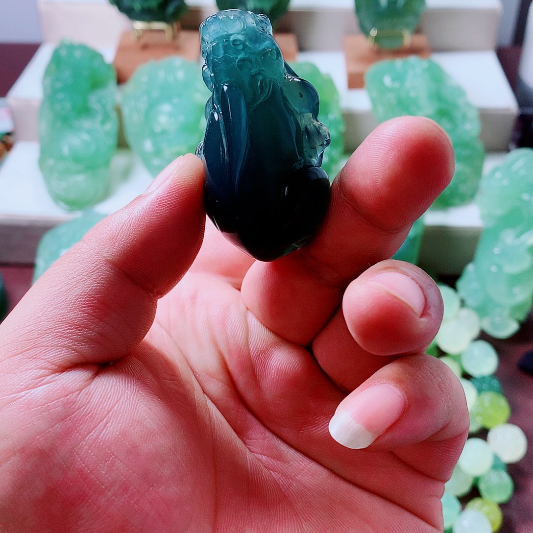 蛇纹石玉未镶嵌挂件