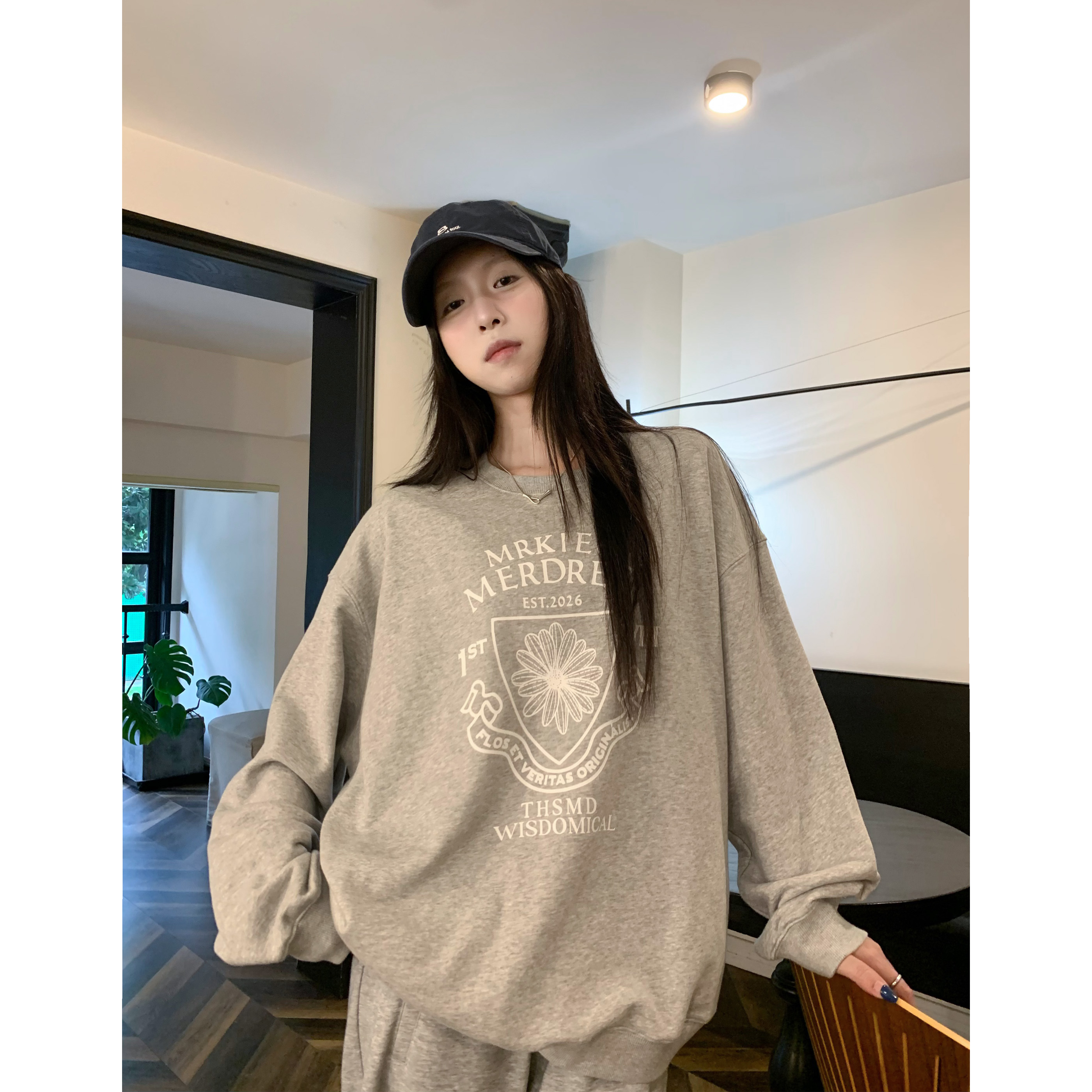 HVIVI 字母雏菊圆领卫衣外套女早秋印花宽松慵懒感百搭长袖上衣