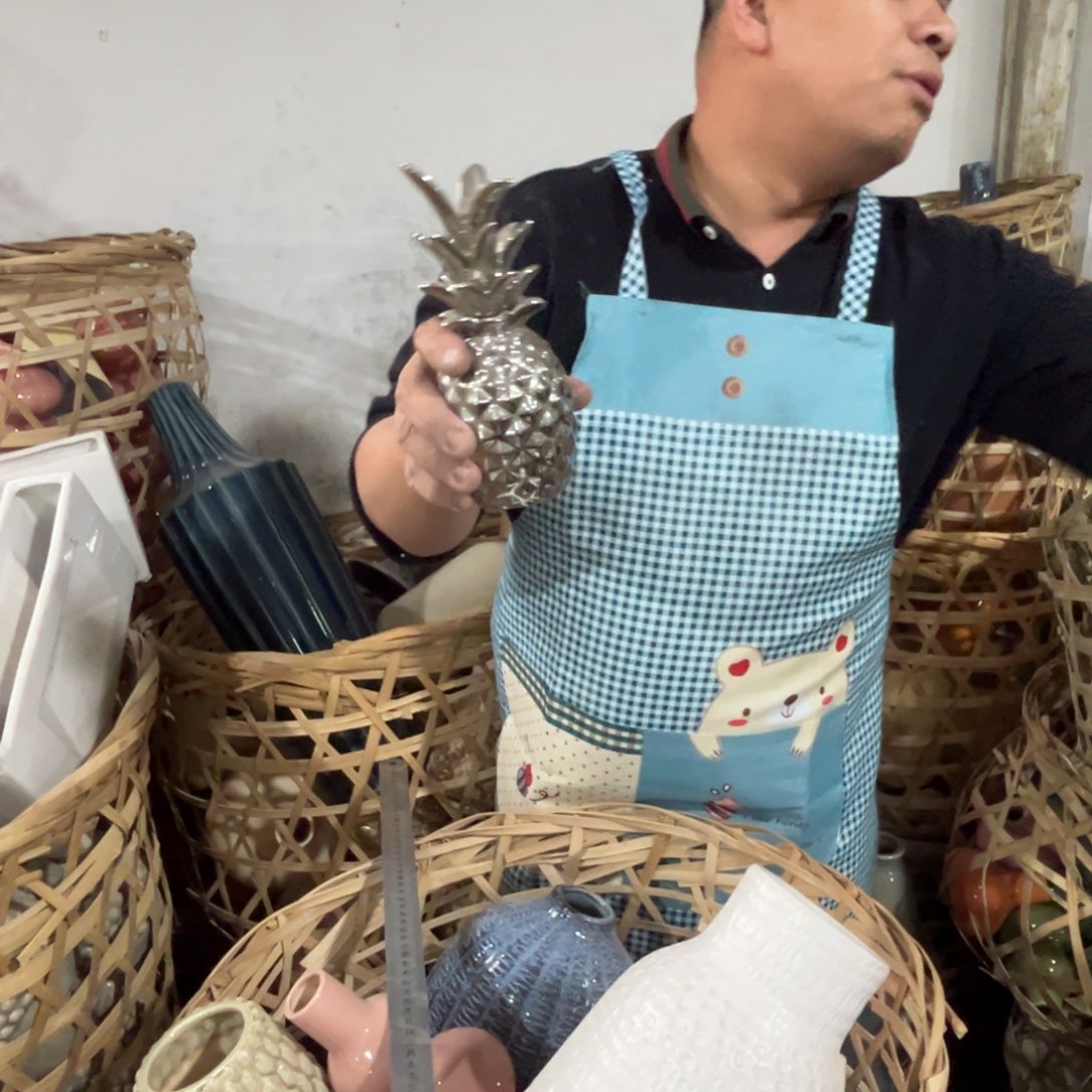 摆件41 号高中低温陶瓷瓶（部分微瑕）