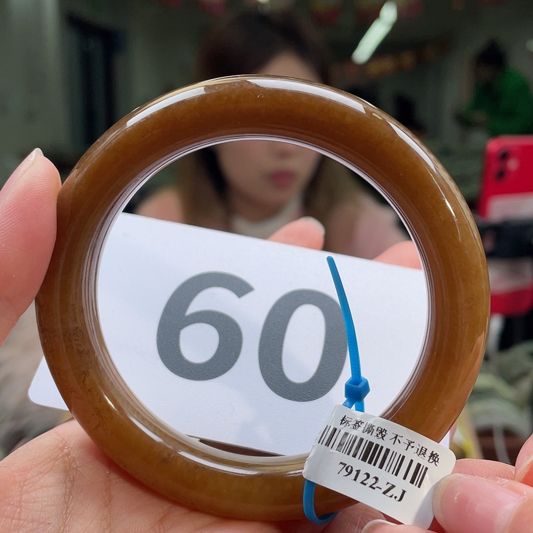 和田玉手镯未镶嵌有纹