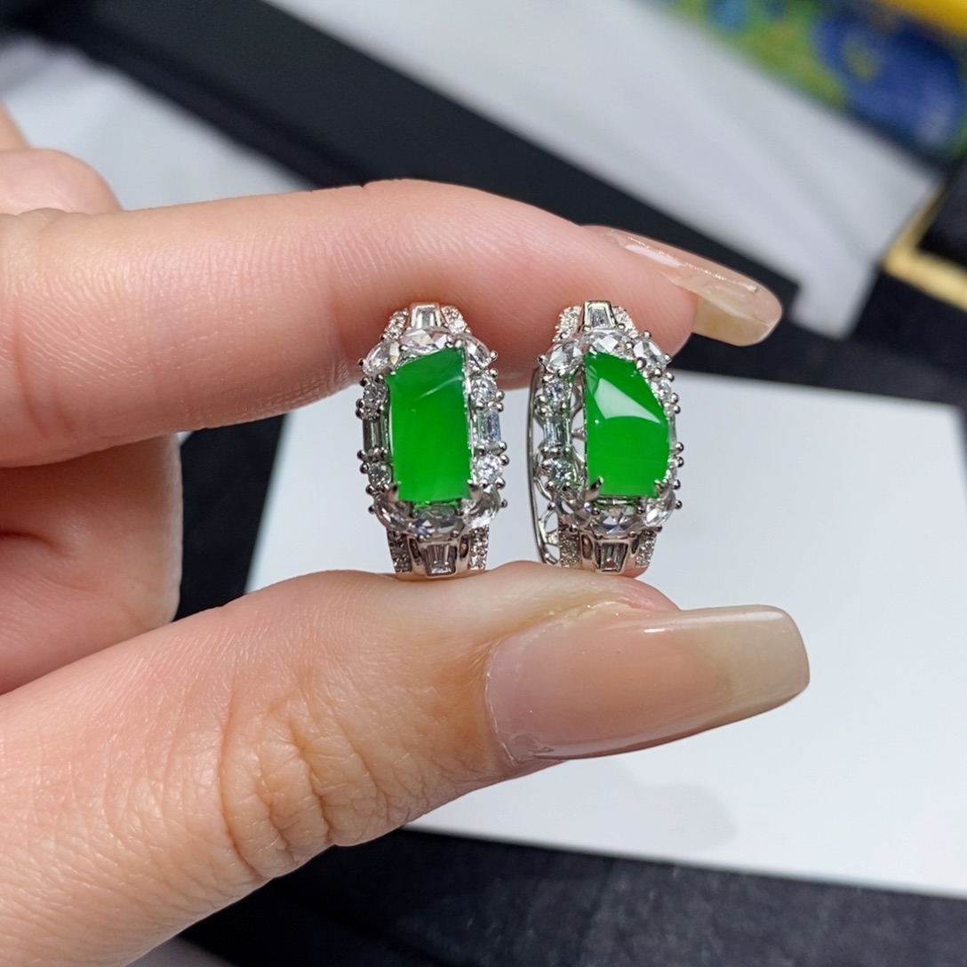 翡翠18K金镶嵌耳饰随形不规则