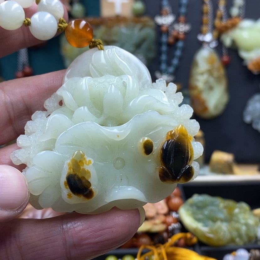 【闪购商品】蛇纹石玉吊坠未镶嵌