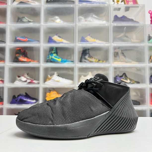 95新 MM6 45码/95新 威少1 黑色 球鞋