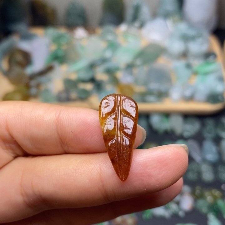 颈饰未镶嵌翡翠叶子