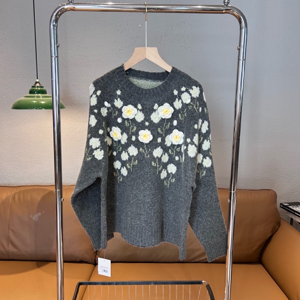 新疆包邮【C273】花朵圆领针织毛衣-衣长60