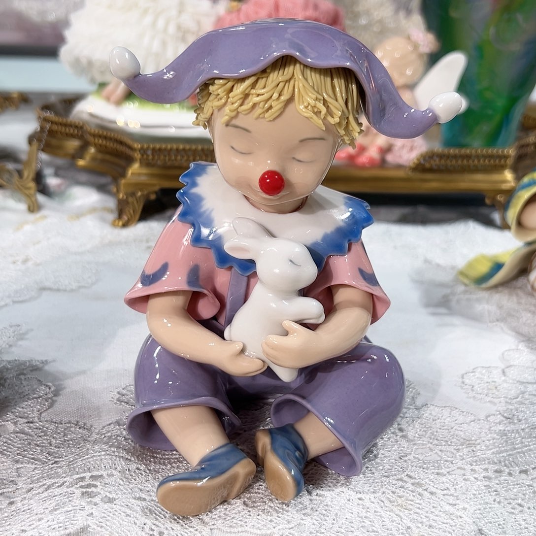 陶瓷0137骨瓷抱兔子小丑瓷偶