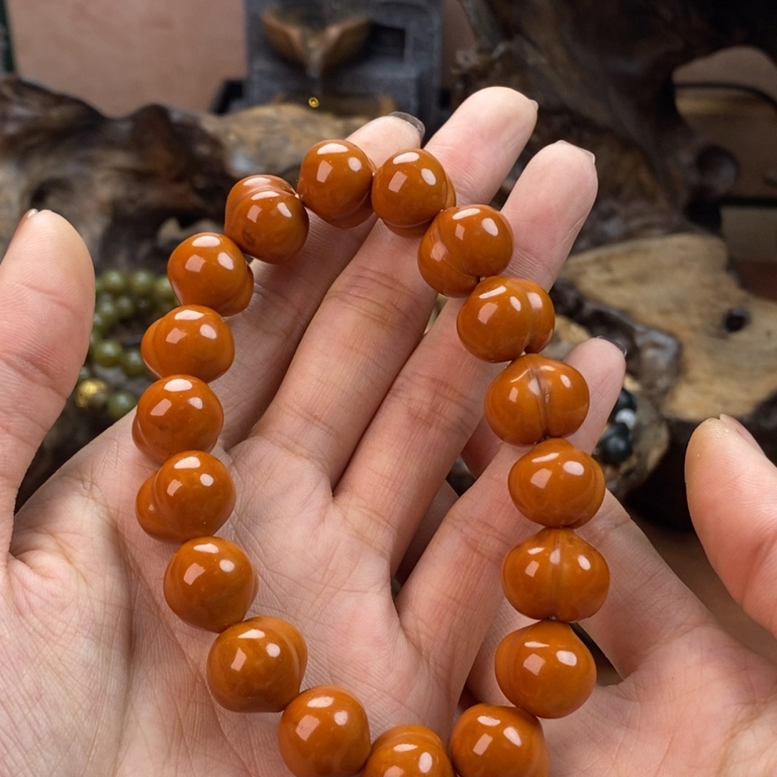 喵***～和田玉未镶嵌颈饰