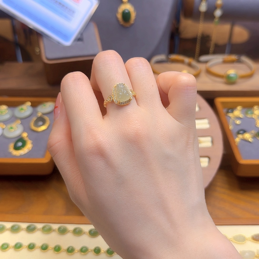 和田玉戒指银S925镀金镶嵌