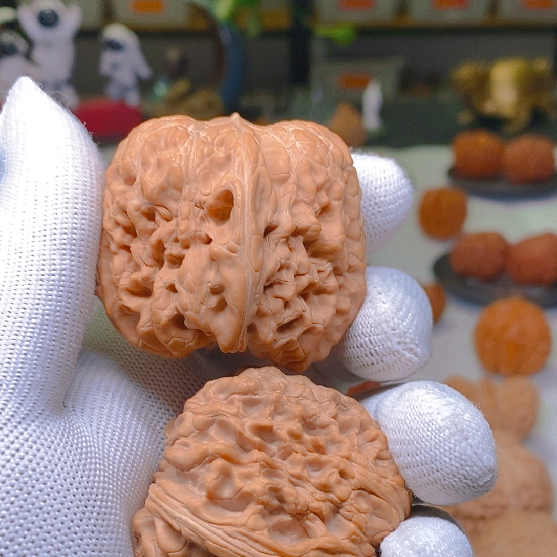 文玩核桃把件颜*龙天花板门墩儿