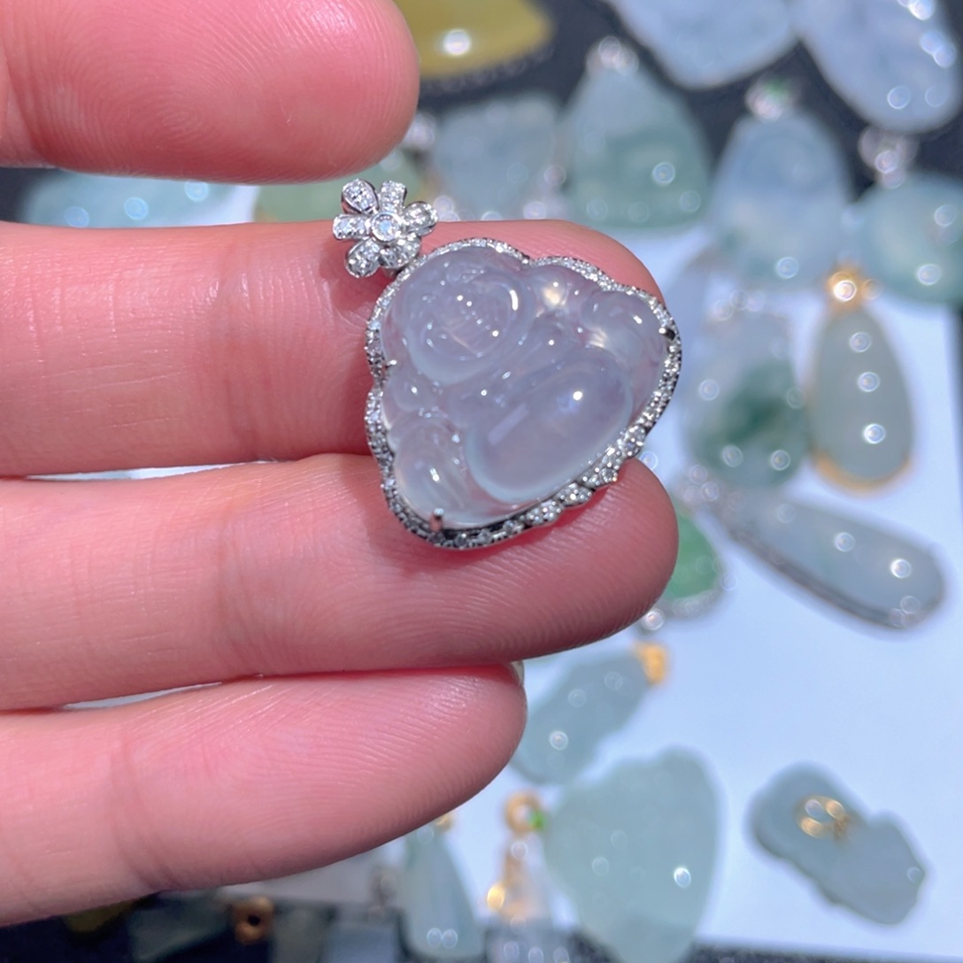 翡翠颈饰18K金镶嵌翡翠