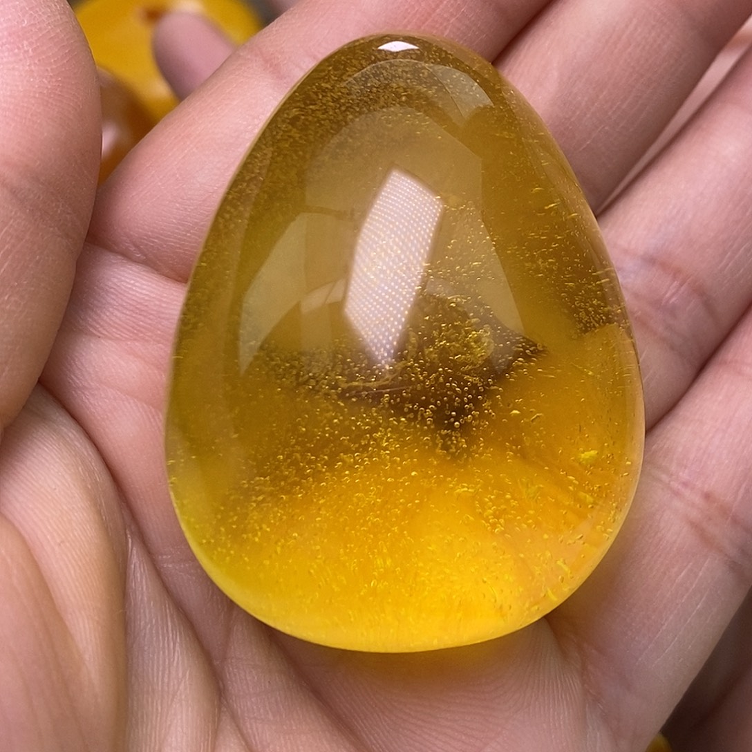 蜜蜡未镶嵌珠宝奇石