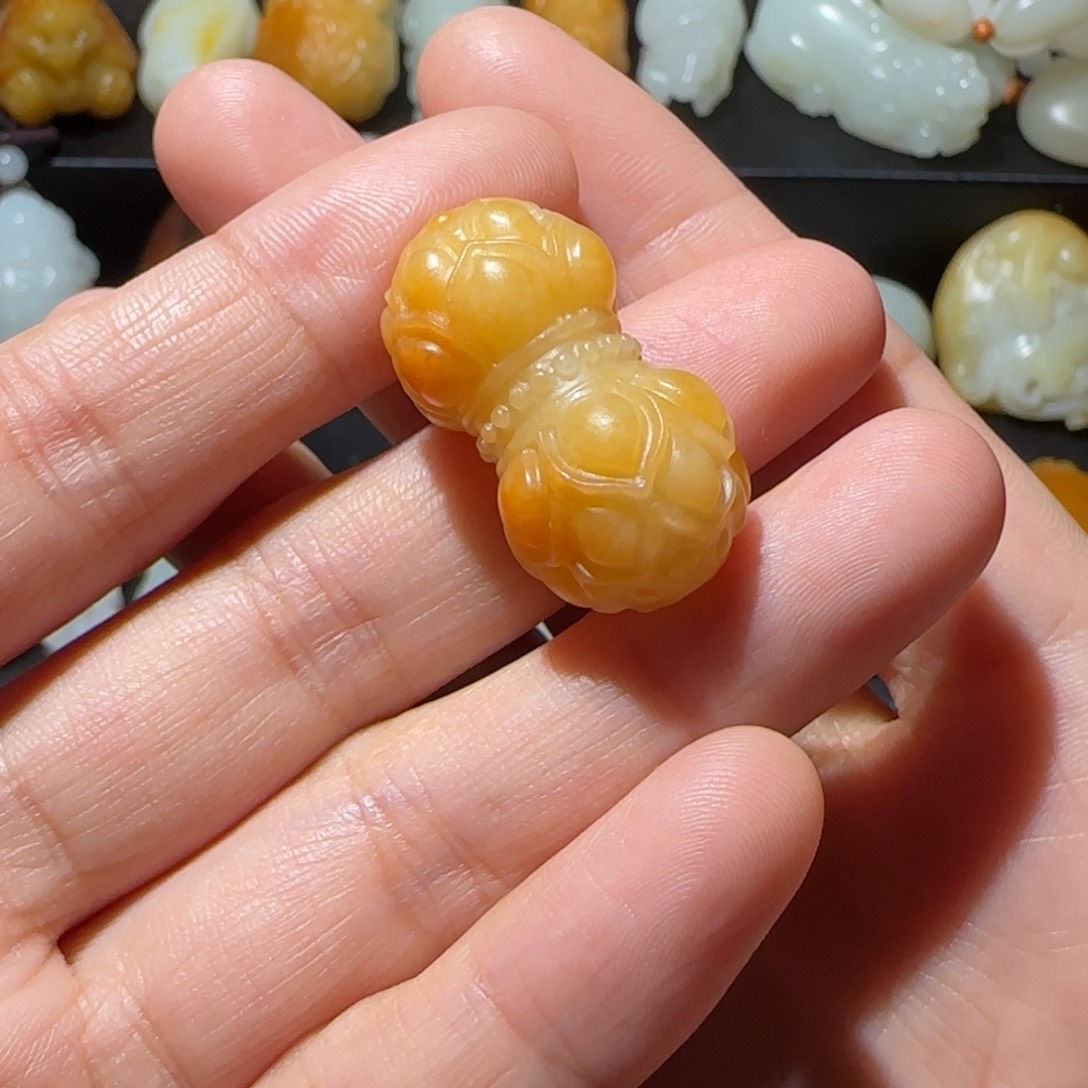 和田玉未镶嵌颈饰过*