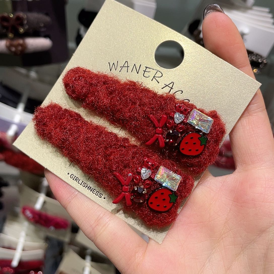 羽毛非金属红色草莓三角