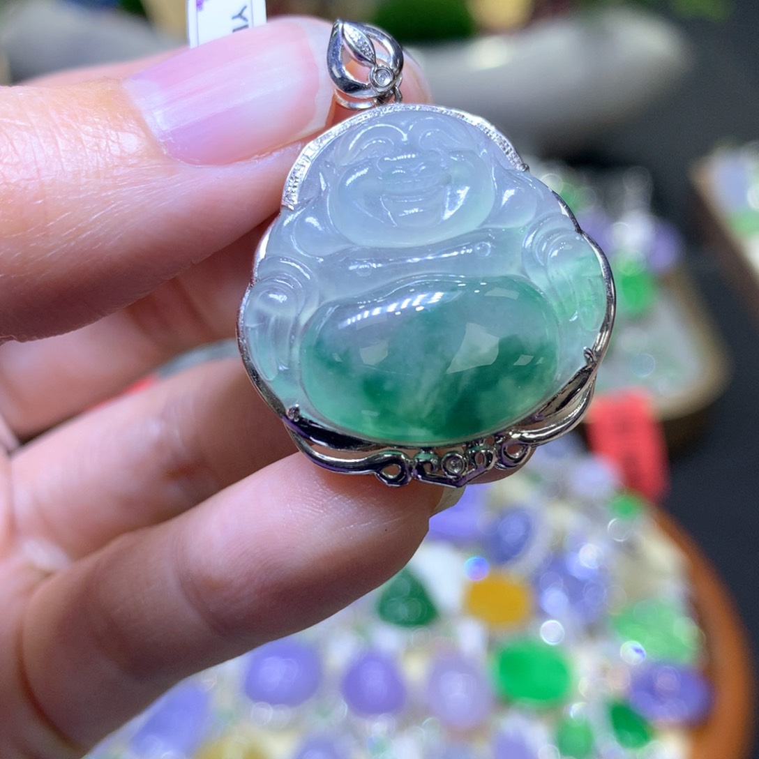 【闪购商品】翡翠颈饰18K金镶嵌翡翠吊坠项链