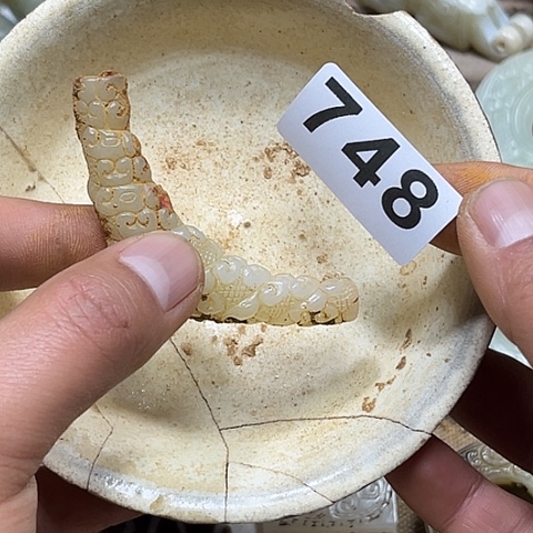 梦***湖瓷片瓷器制作过程是根据材料制作