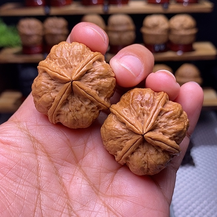 文玩核桃吊坠方印四棱12