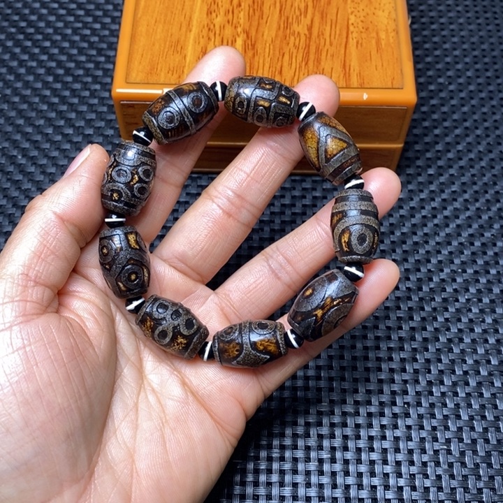 执***尘玛瑙/玉髓未镶嵌手链