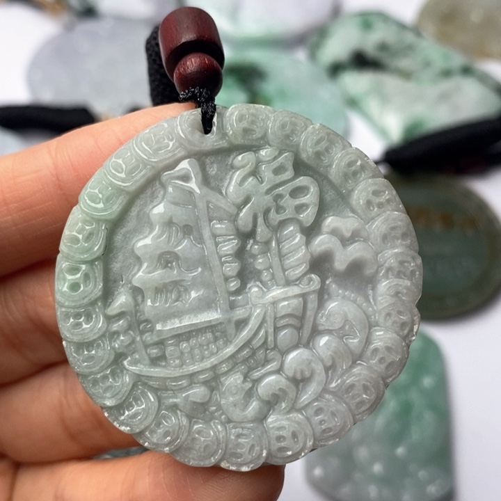 翡翠未镶嵌颈饰翡翠