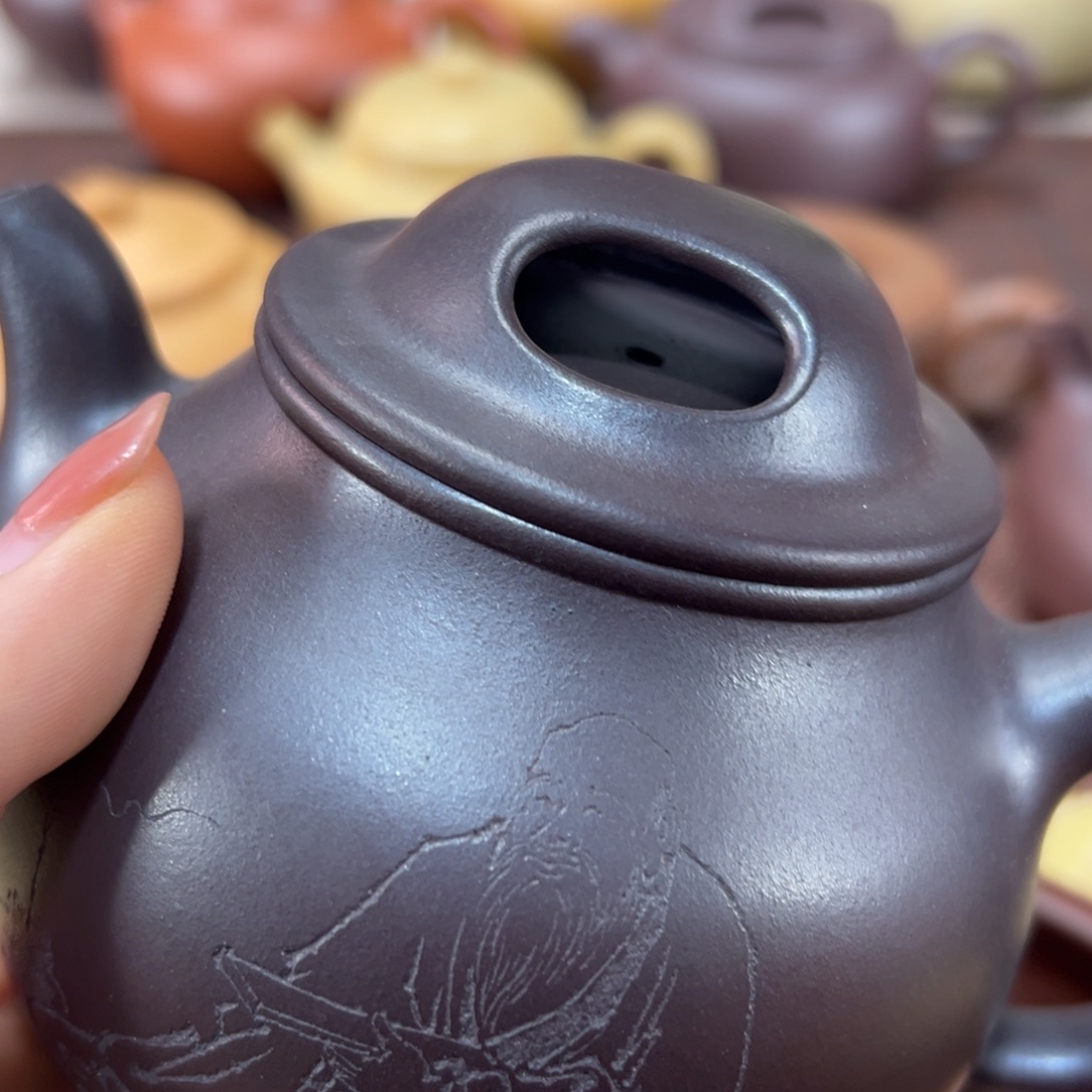 K***u紫砂茶壶石红瑕疵
