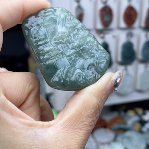 翡翠颈饰未镶嵌翡翠