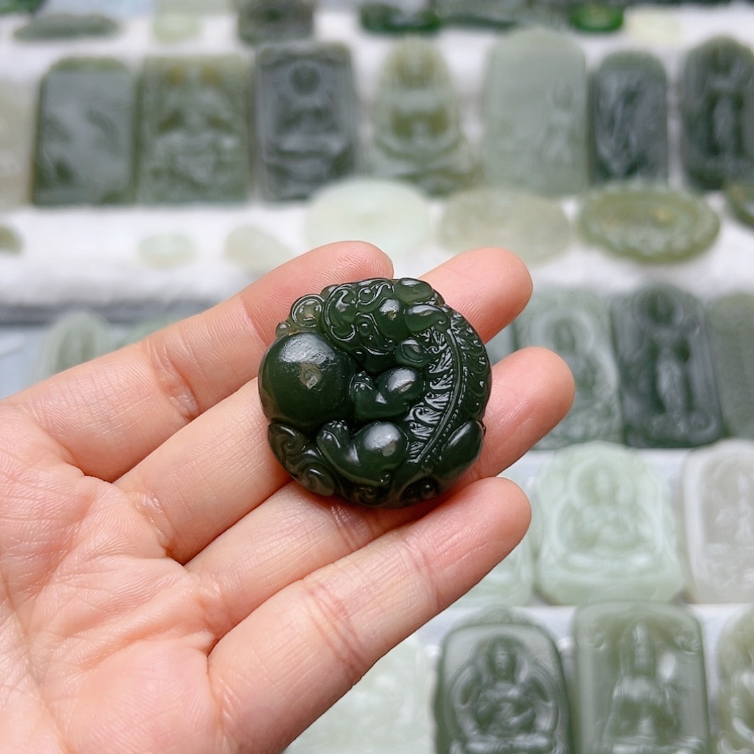 和田玉颈饰未镶嵌