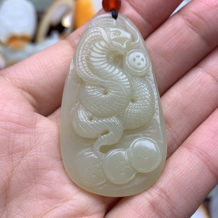 和田玉未镶嵌颈饰