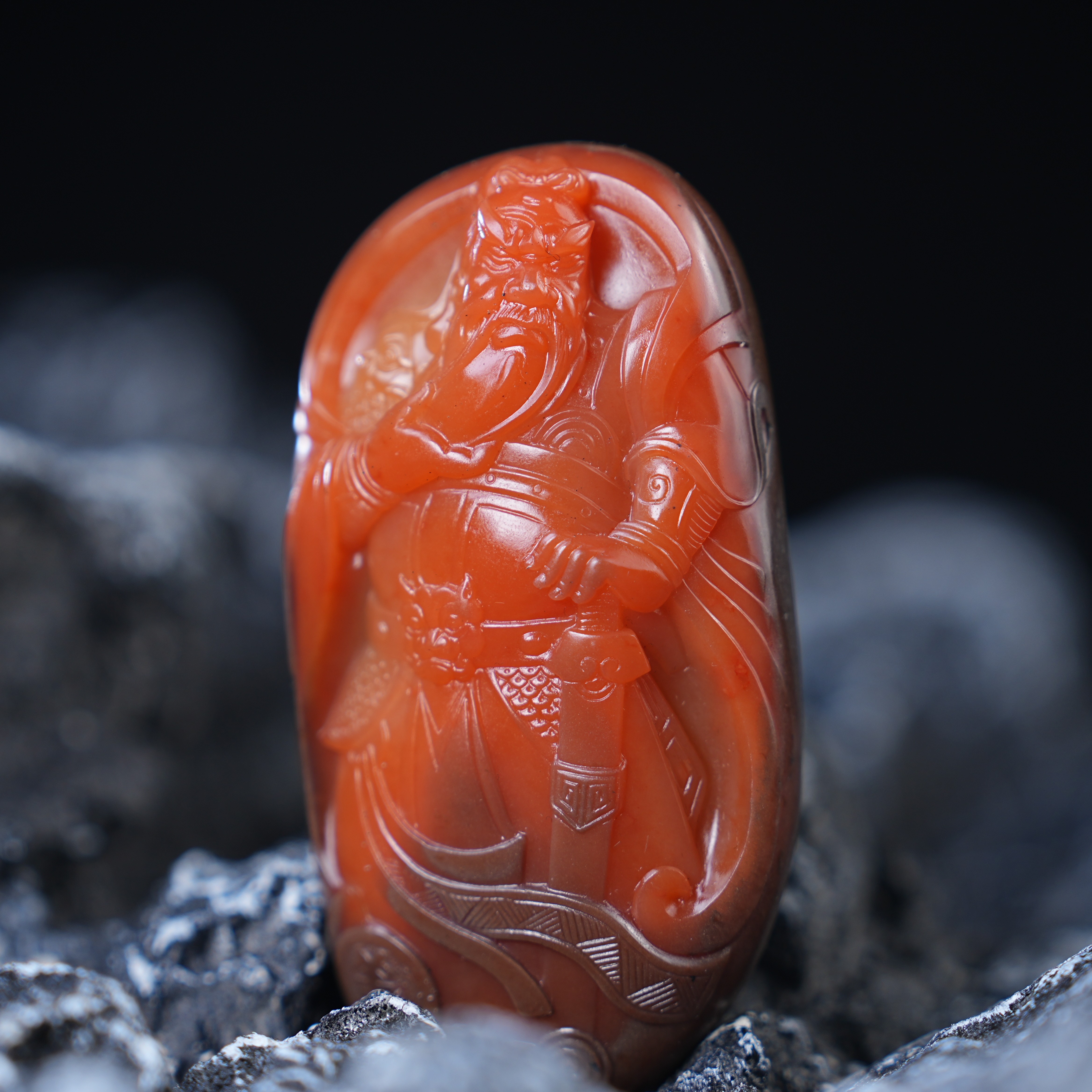 【天下玉友】栗晨亲工关公武财神和田玉把件和田红沁原石雕刻手把件