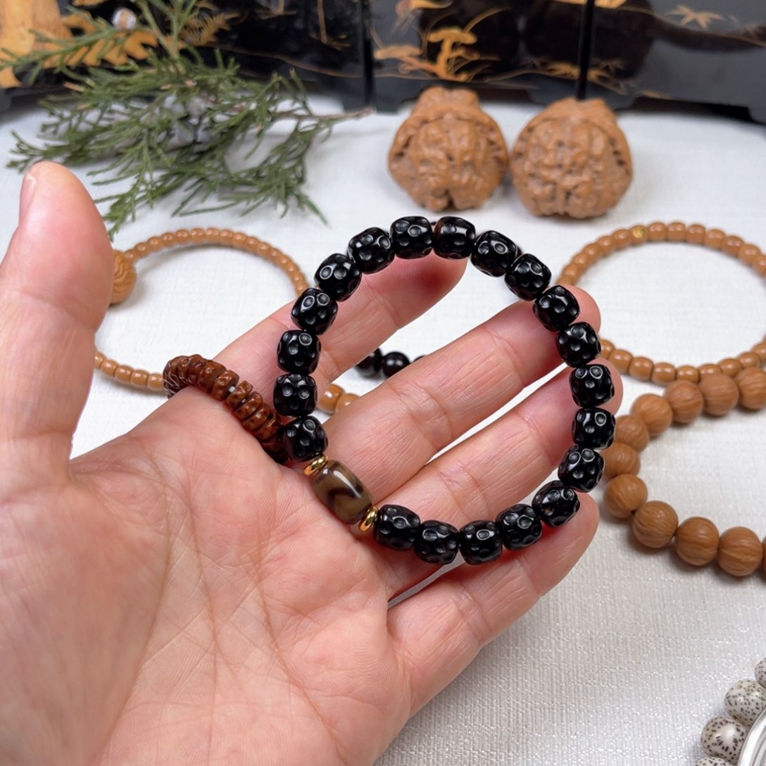 椰蒂吊坠45566778888899