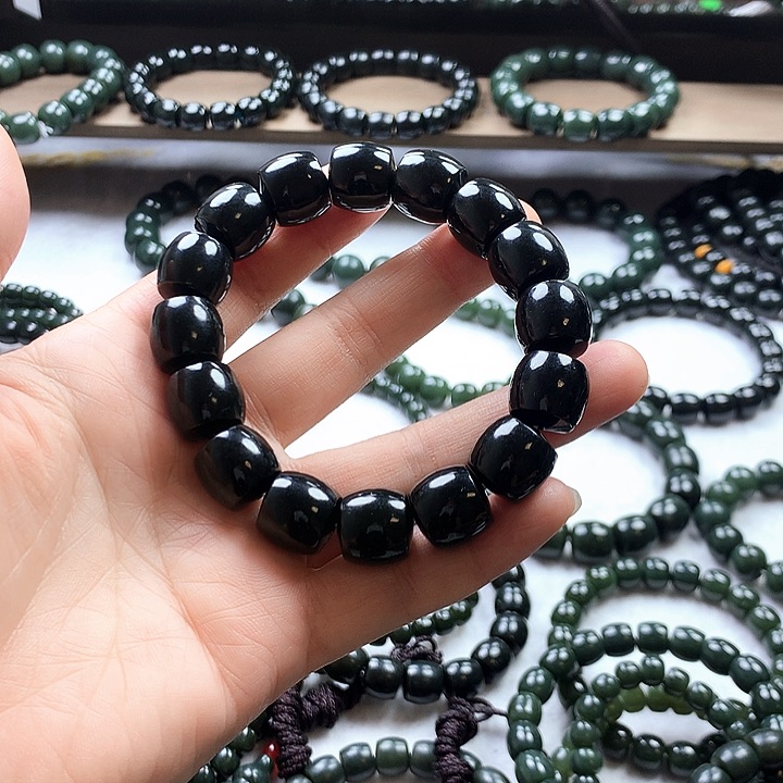 手链未镶嵌和田玉（青玉）见*