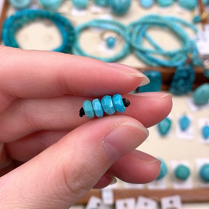 绿松石配饰未镶嵌