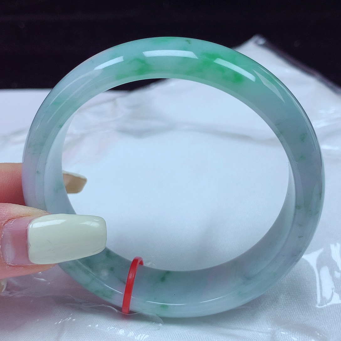 翡翠手镯未镶嵌58圈