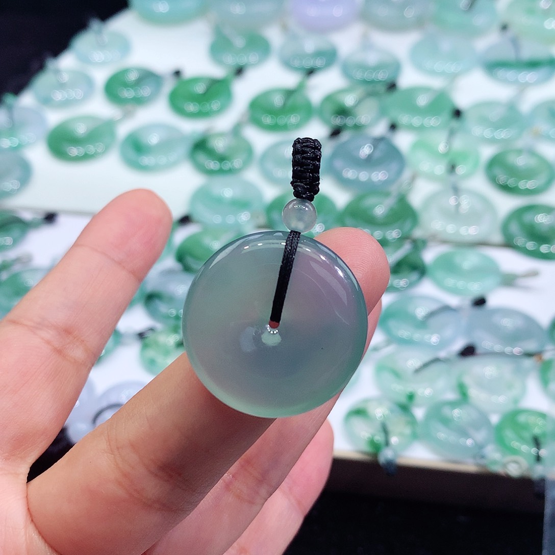 颈饰未镶嵌翡翠达*西平安扣