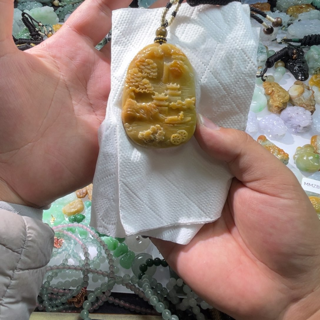 翡翠颈饰未镶嵌天然