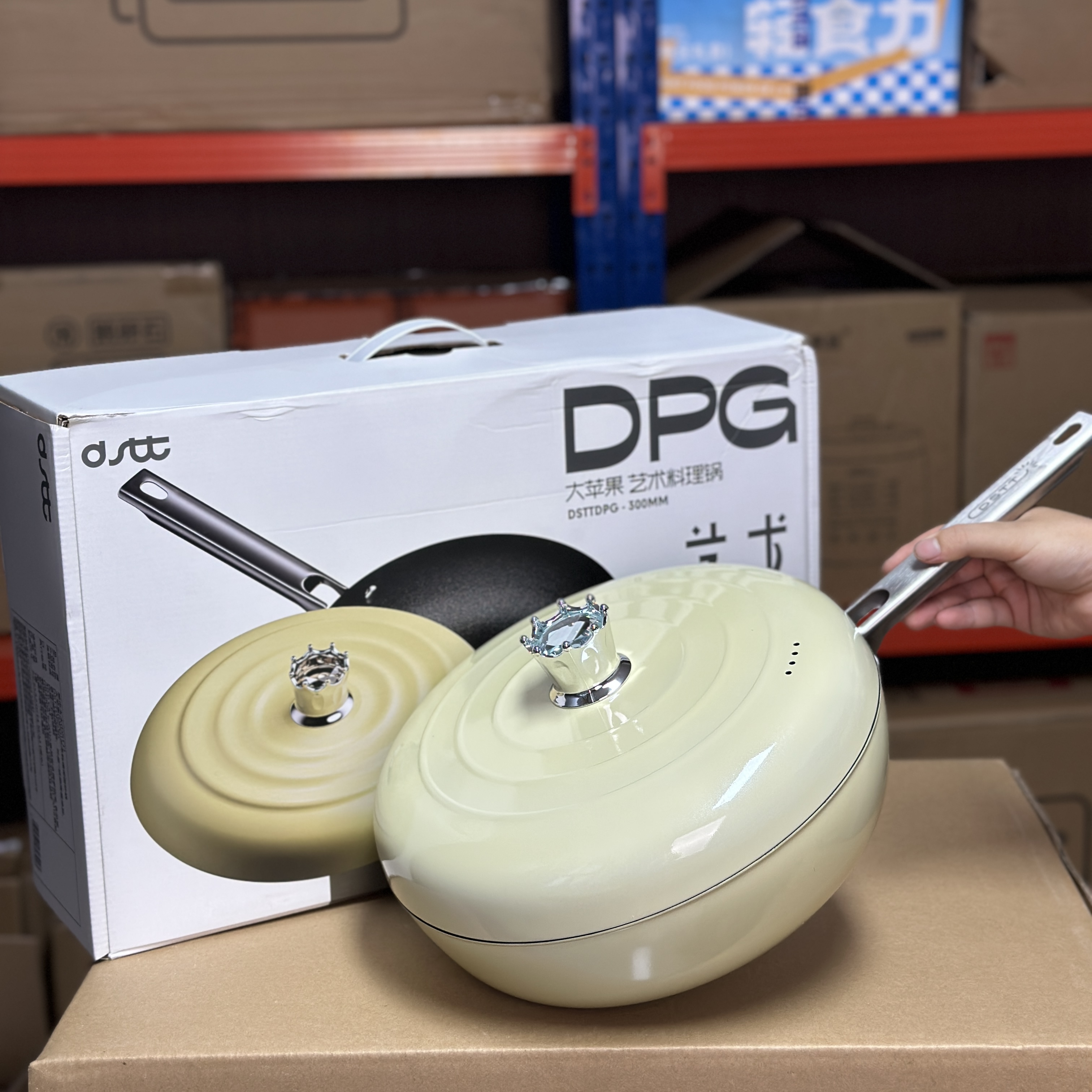 商超尾货！高品质礼盒装！30cm不沾炒锅