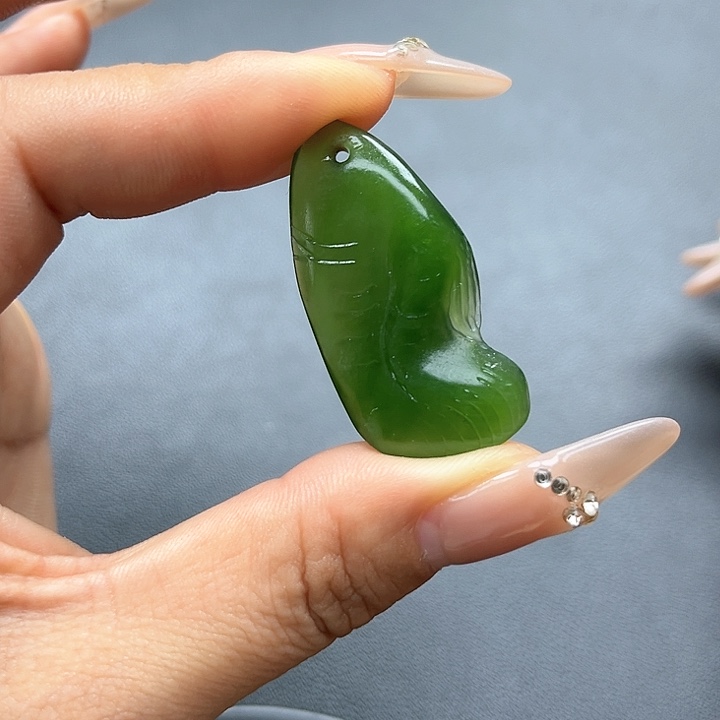 【闪购商品】颈饰未镶嵌和田玉雨*?
