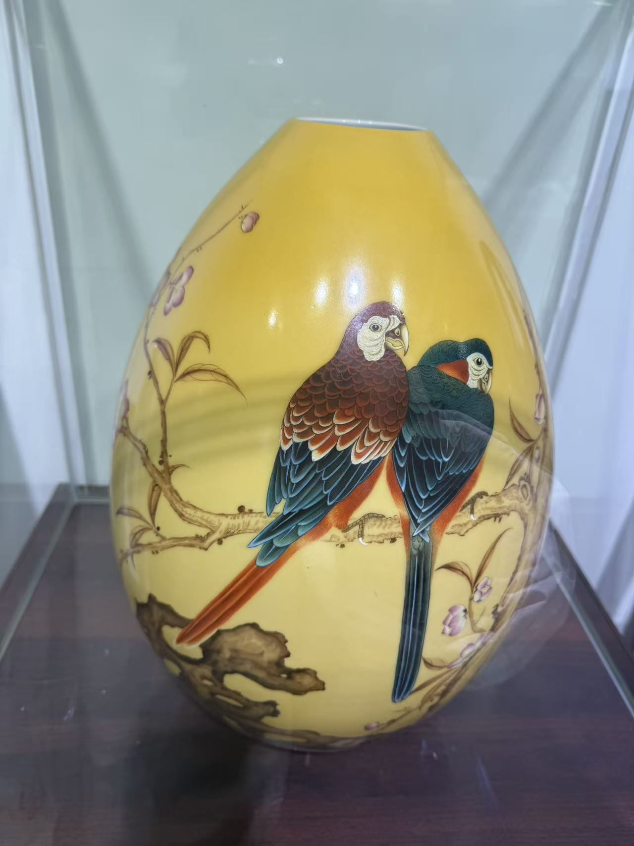 景德镇手工花鸟瓶