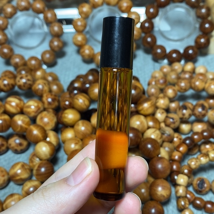 柏木（崖柏）太行崖柏精华油古法压榨法