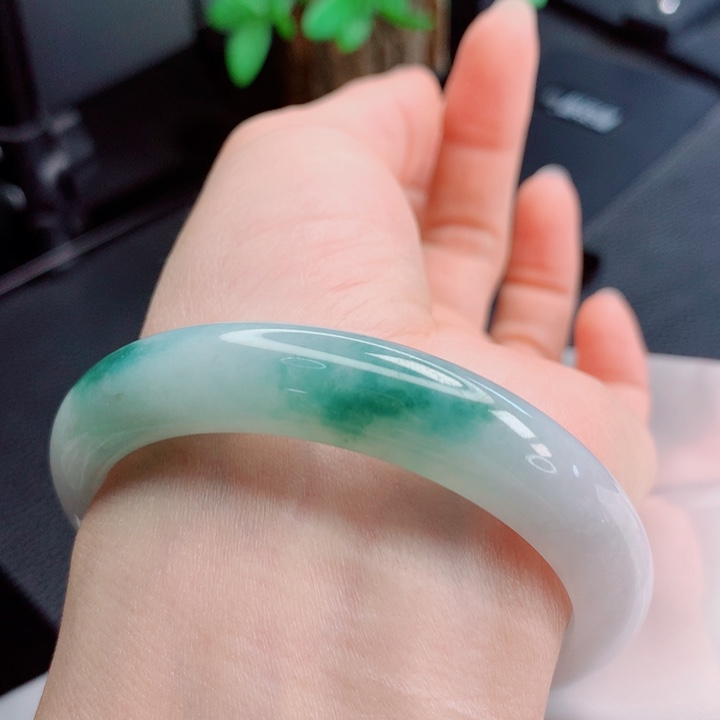 翡翠未镶嵌手镯58圈口