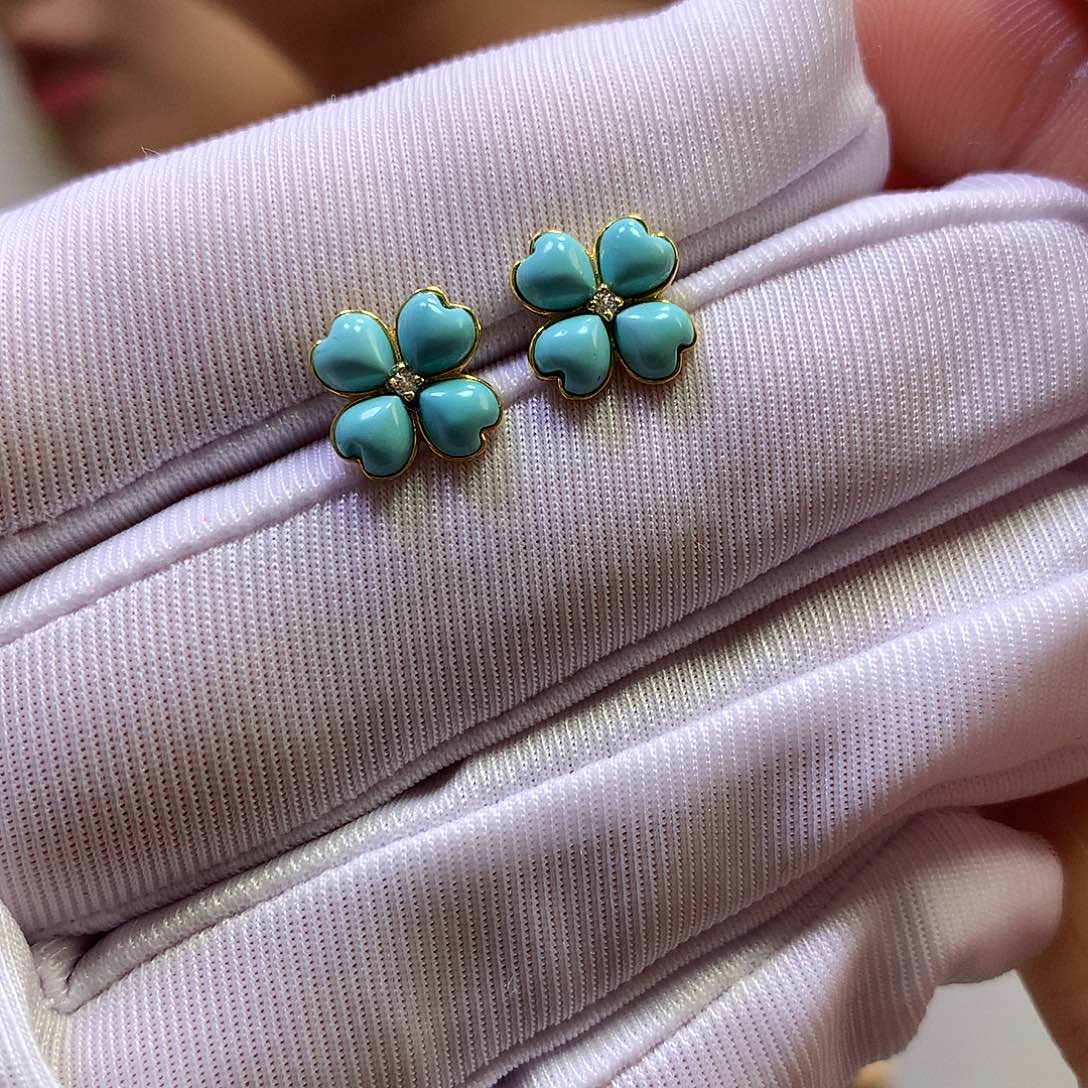 绿松石18K金镶嵌耳钉