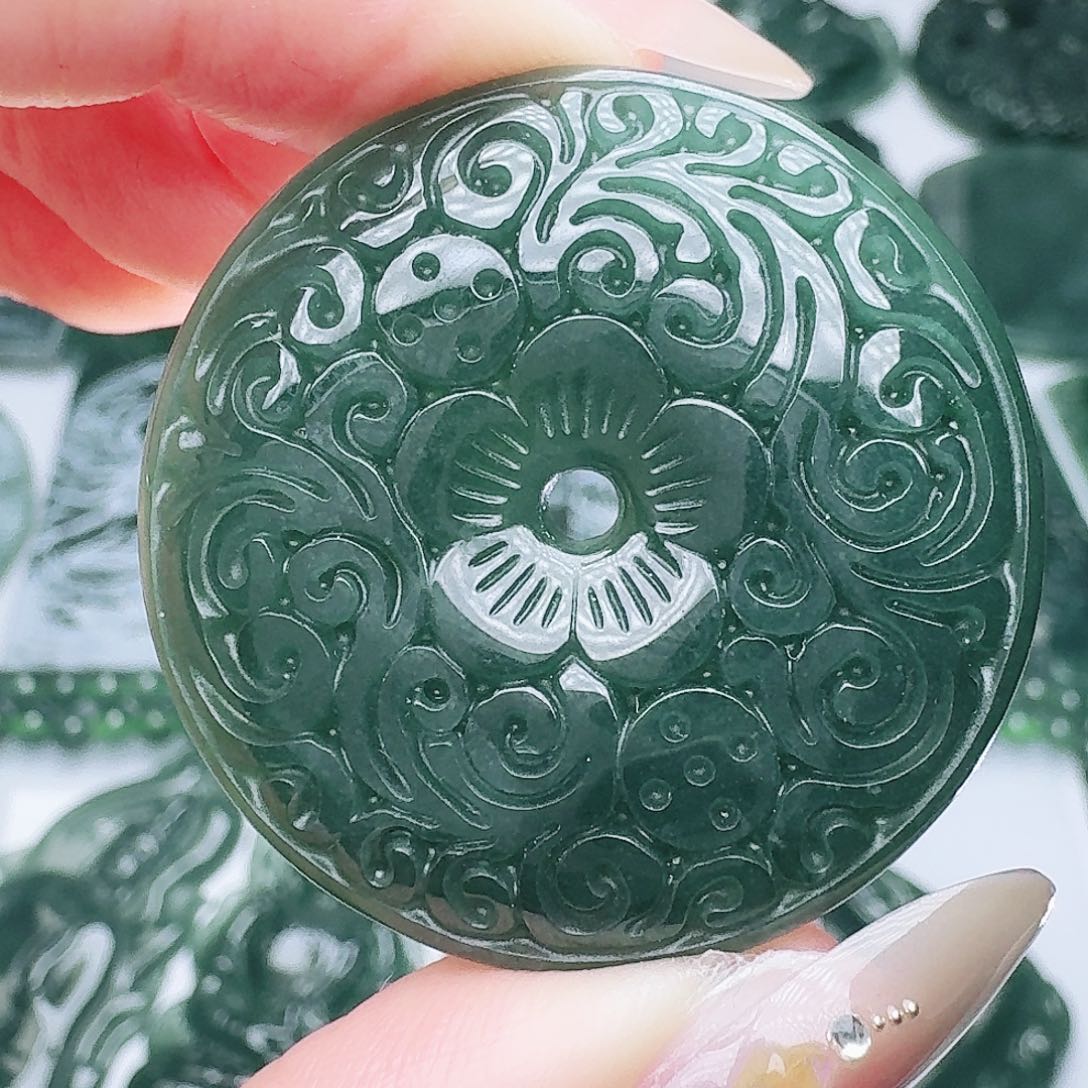 翡翠未镶嵌颈饰111