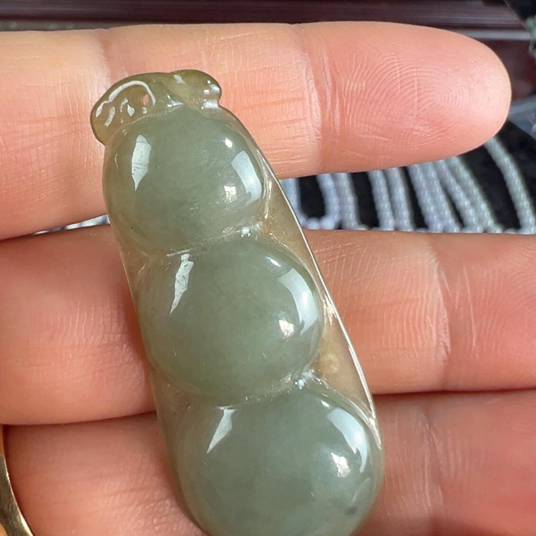 翡翠未镶嵌吊坠(不含链)天然翡翠豆子