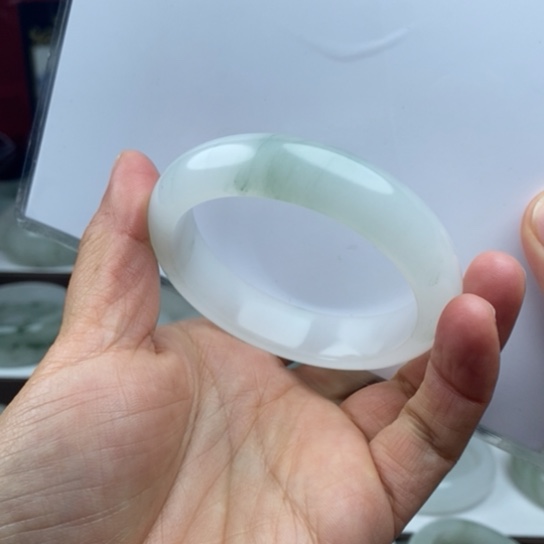 石英质玉（金丝玉）手镯未镶嵌龙*兰