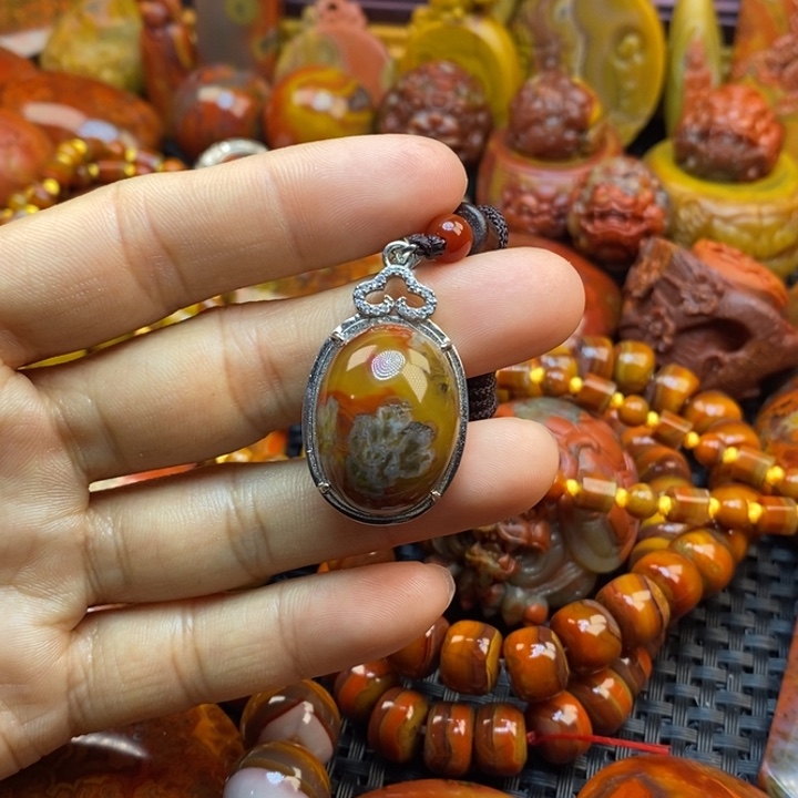 玛瑙/玉髓颈饰合金