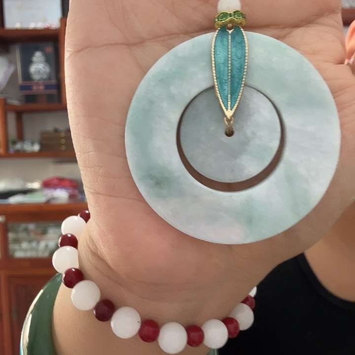 翡翠未镶嵌颈饰吊坠