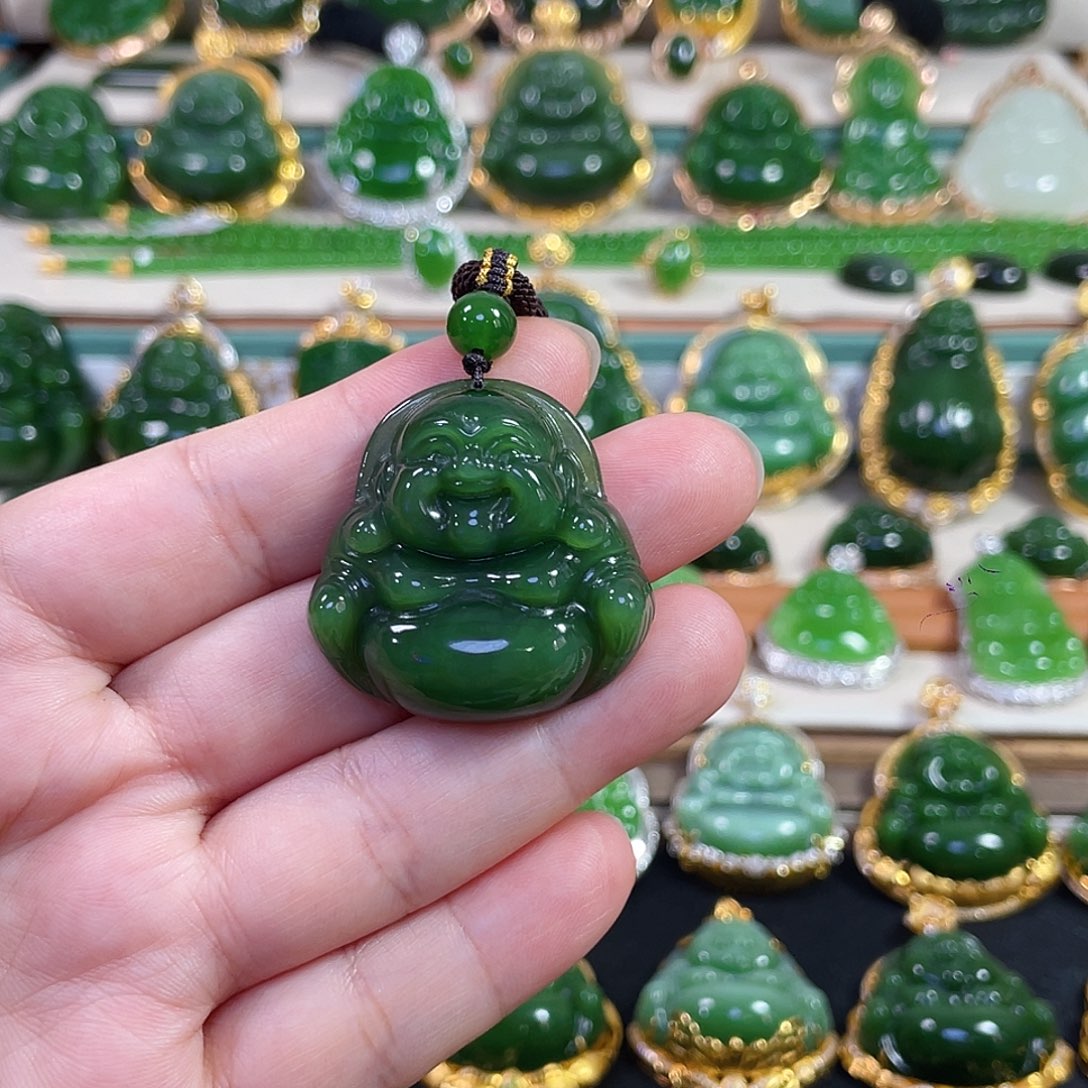 颈饰未镶嵌和田玉（碧玉）辣绿佛公35mm