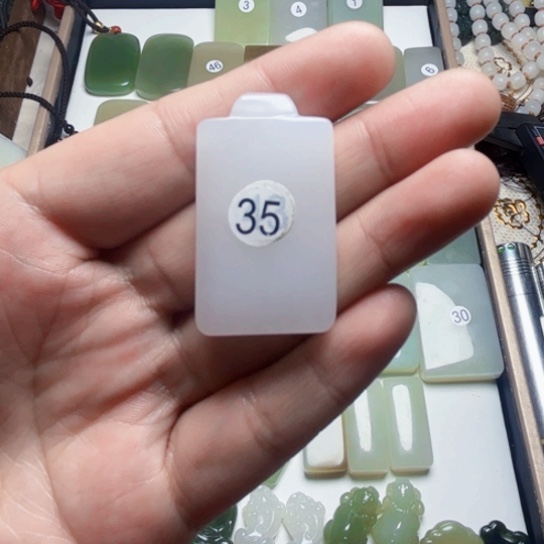 和田玉颈饰未镶嵌