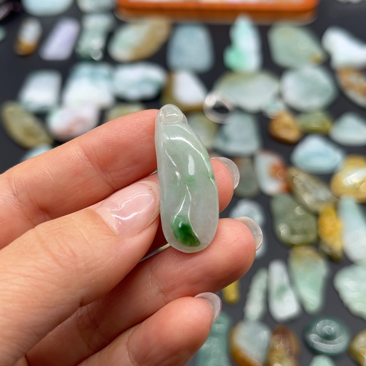 【闪购商品】翡翠颈饰未镶嵌玉兰花