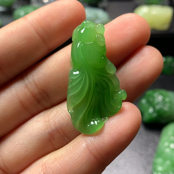 梅***雪和田玉未镶嵌颈饰