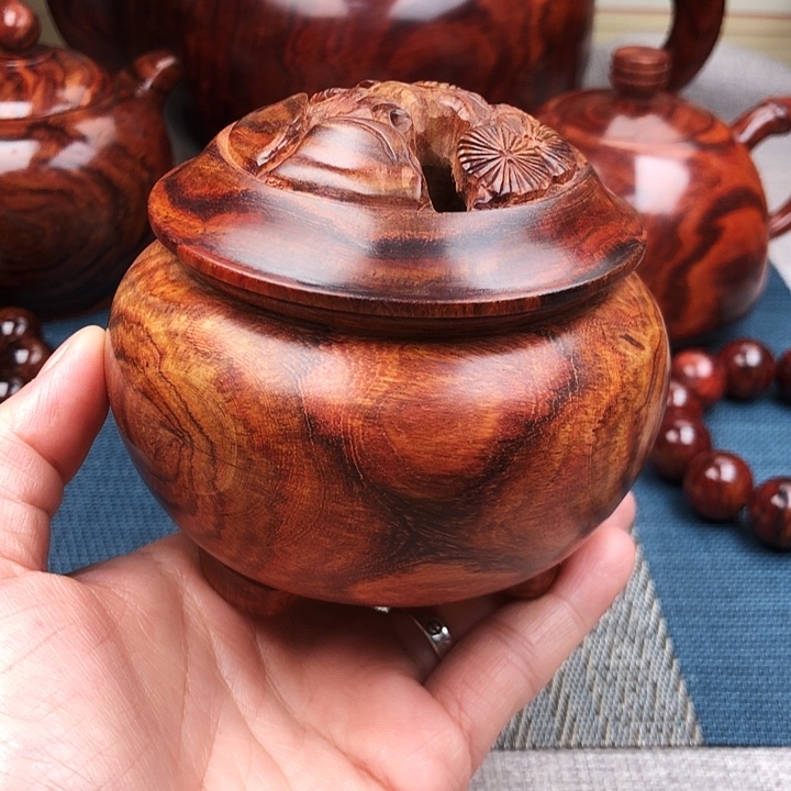 自***由黄花梨/降香黄檀把件